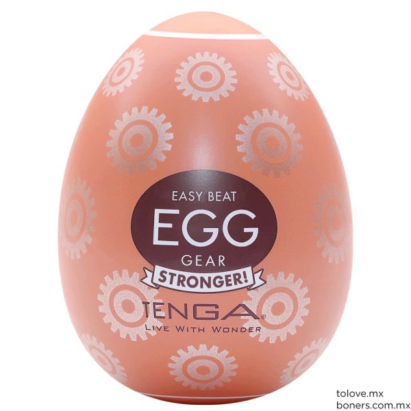 Huevo masturbador Tenga Egg Gear con textura de engranes. Imagen externa con etiqueta