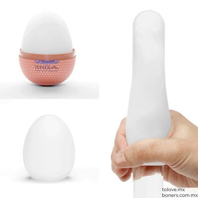 Huevo masturbador Tenga Egg Misty II con interior texturizado. Conjunto de imágenes que muestran cómo utilizarlo